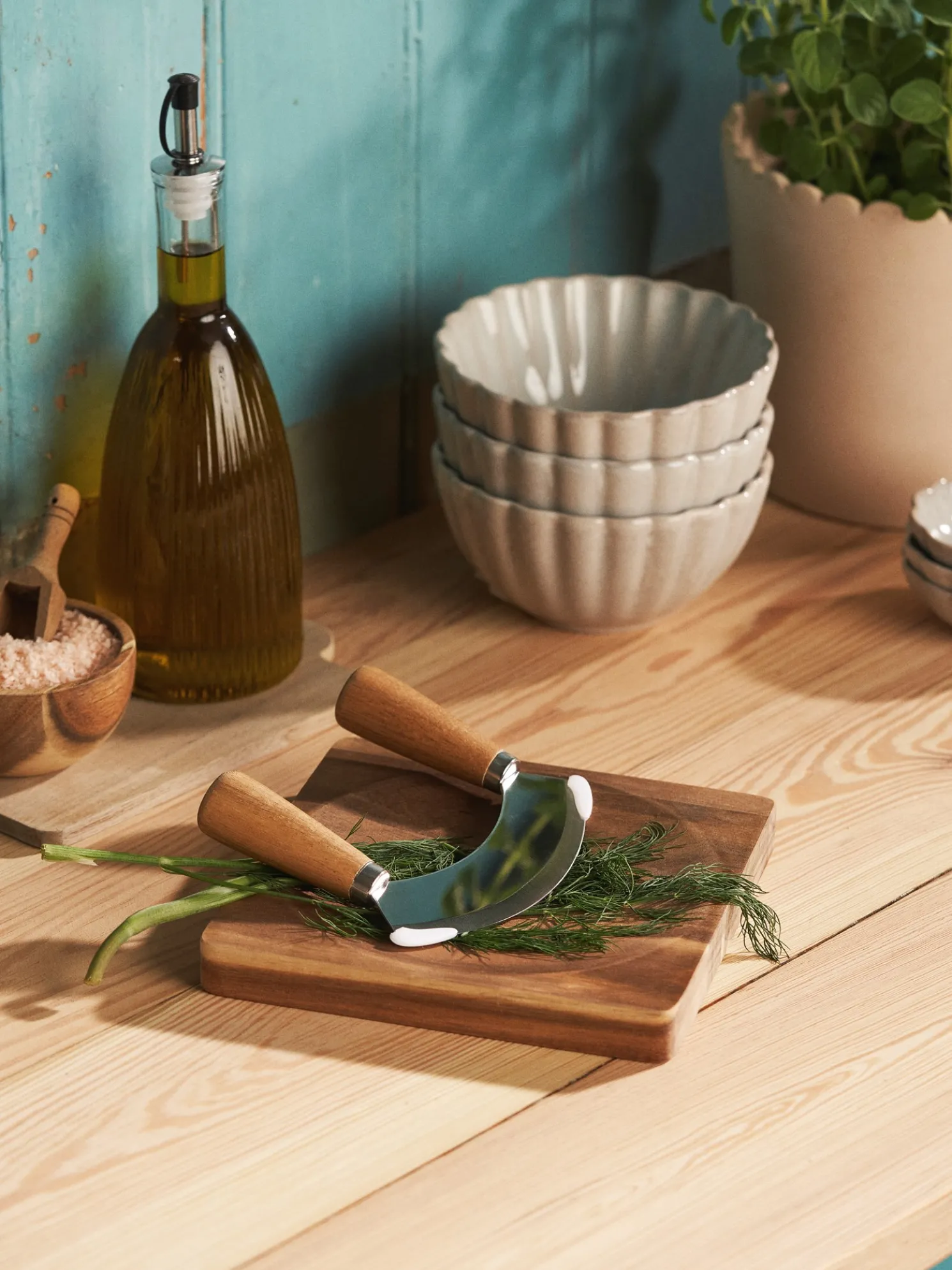 Kräuterhäcksler Und -Brett