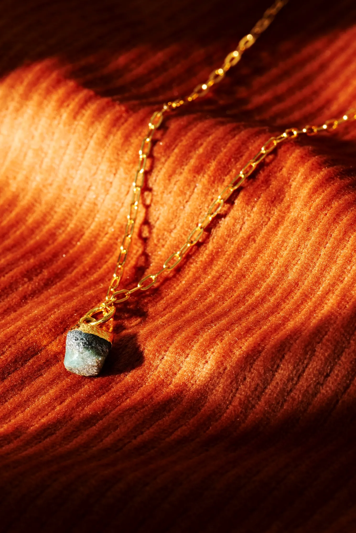 Mai Geburtsstein-Anhänger