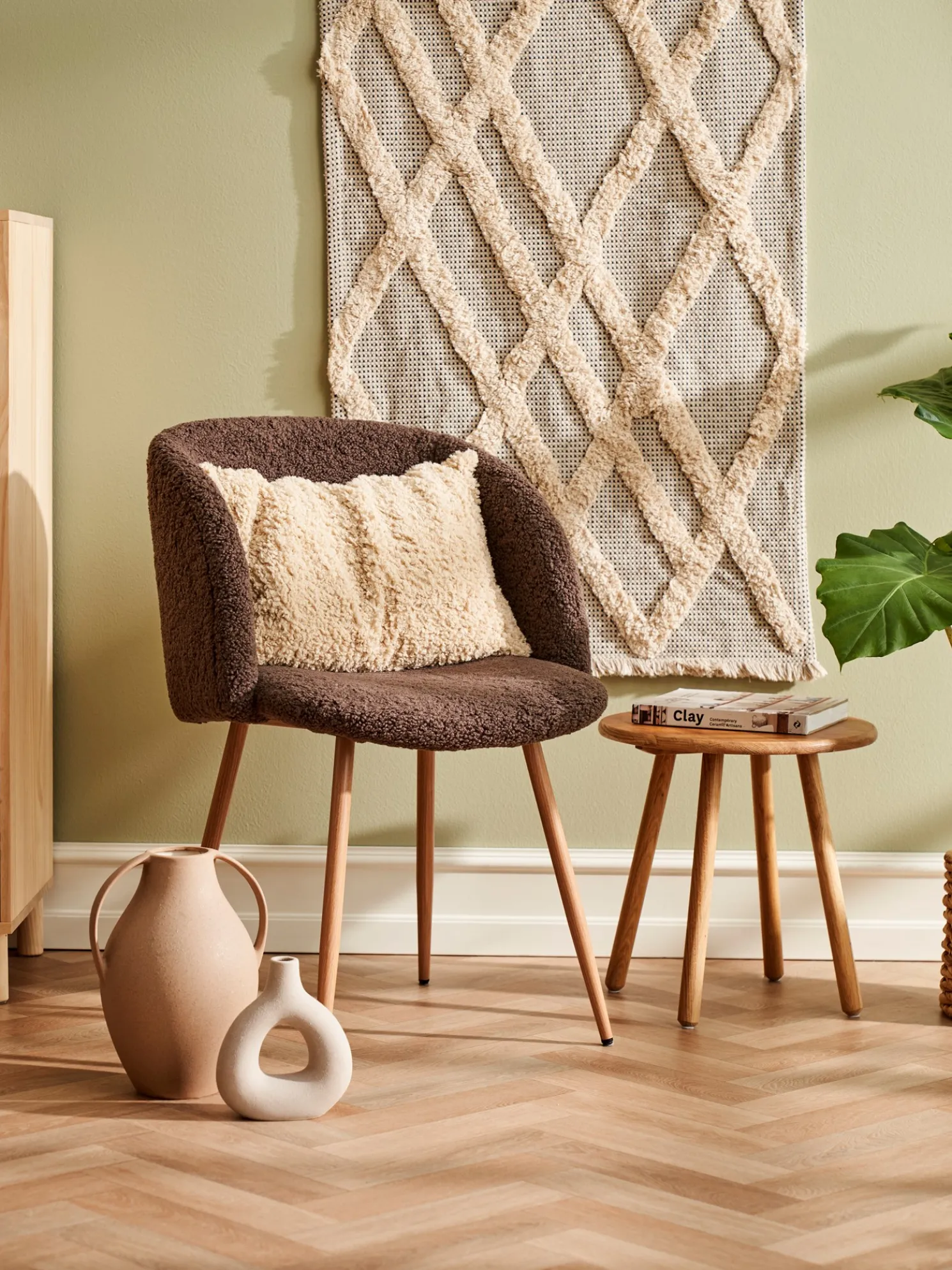 Stuhl Mit Teddystoff-Bezug