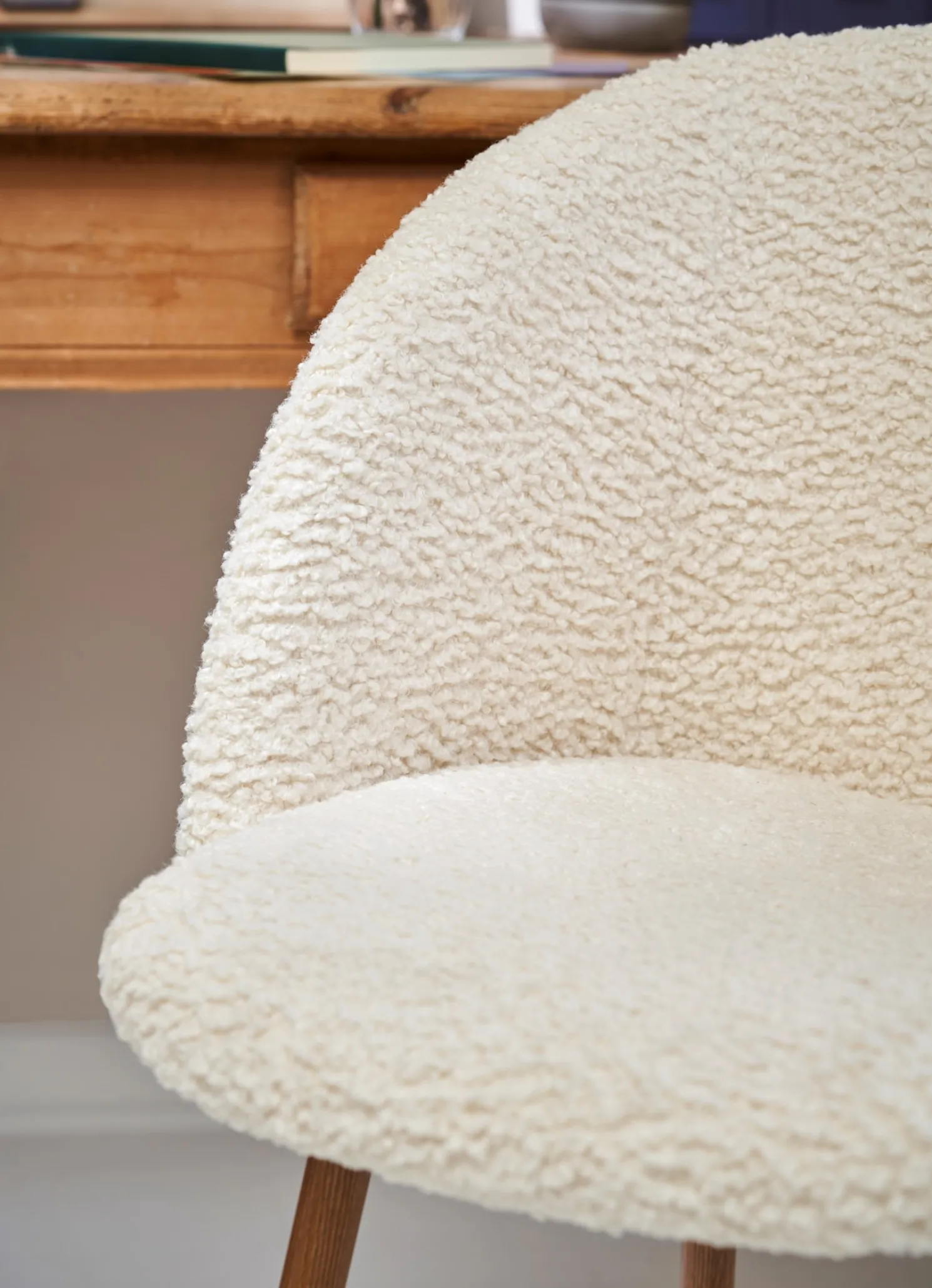 Stuhl Mit Teddystoff-Bezug