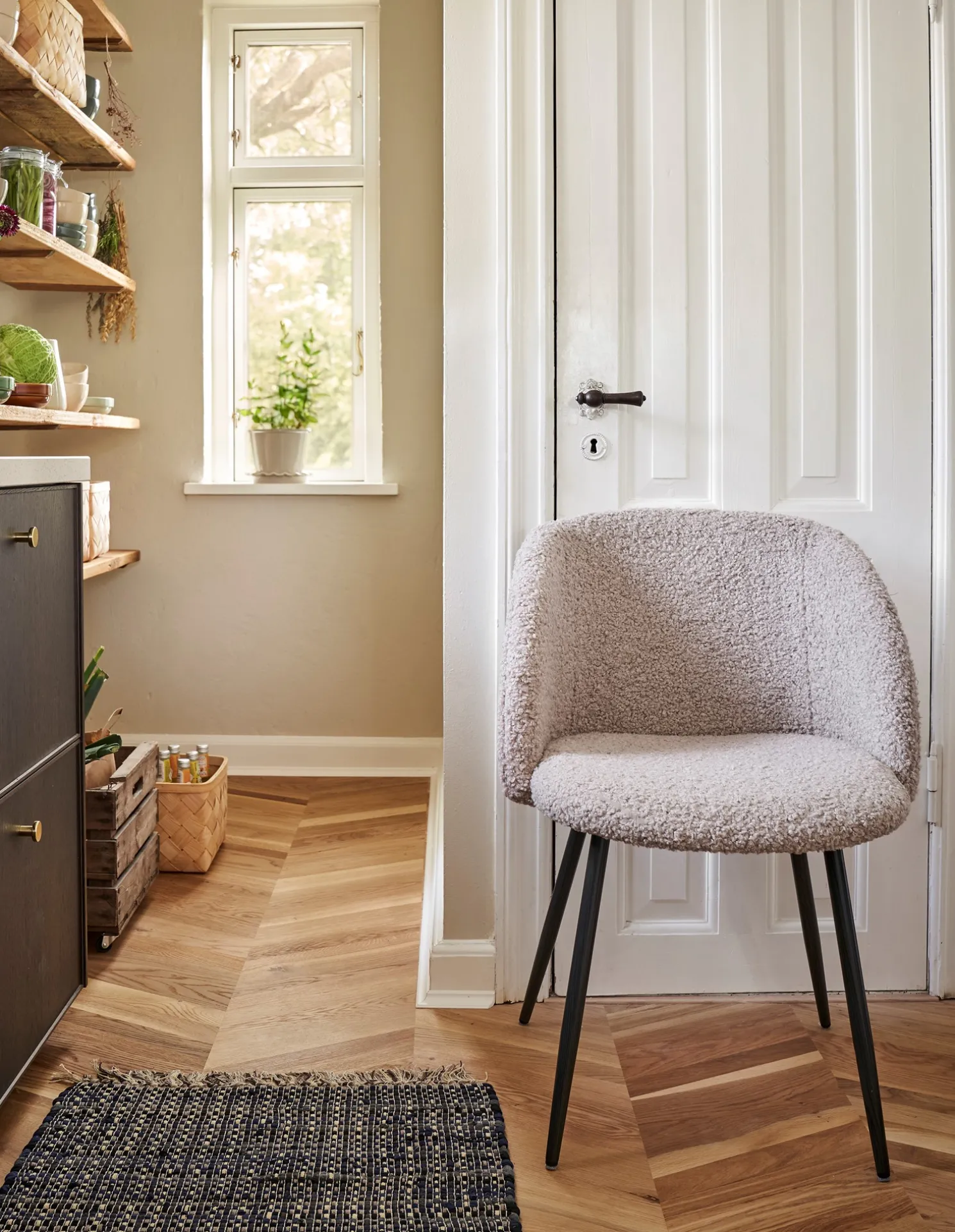 Stuhl Mit Teddystoff-Bezug