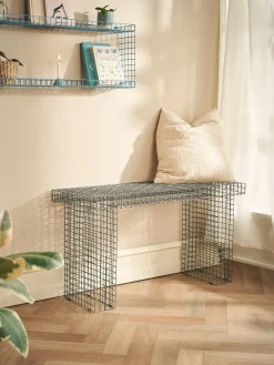 WIRE BENCH Bank