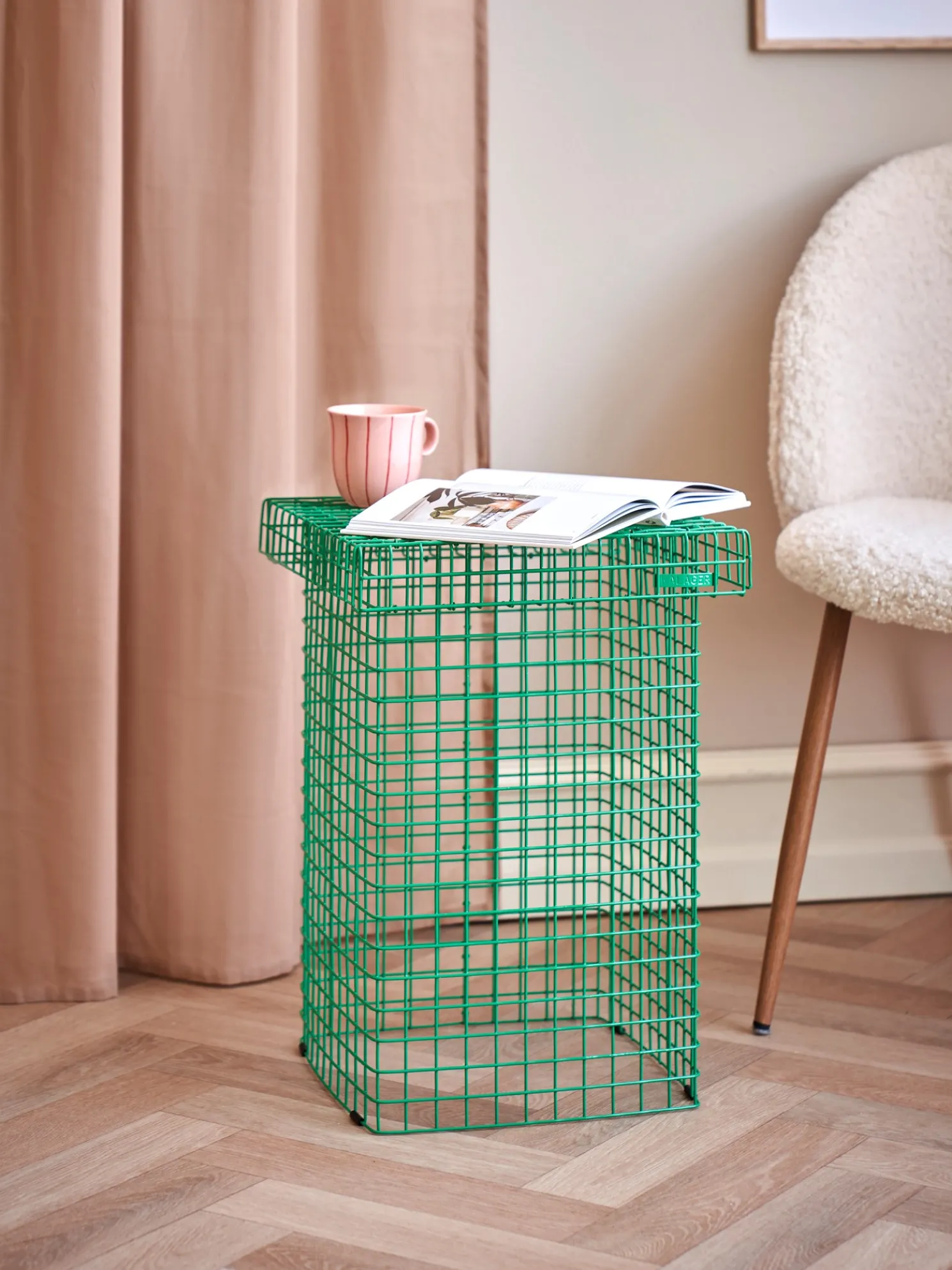 WIRE STOOL Hocker